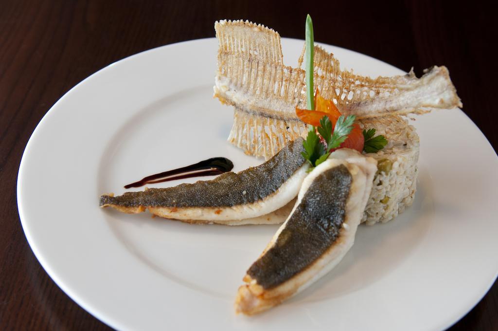 Apartamenty Mesa Grill Restaurant Cafe Dzwirzyno Ngoại thất bức ảnh